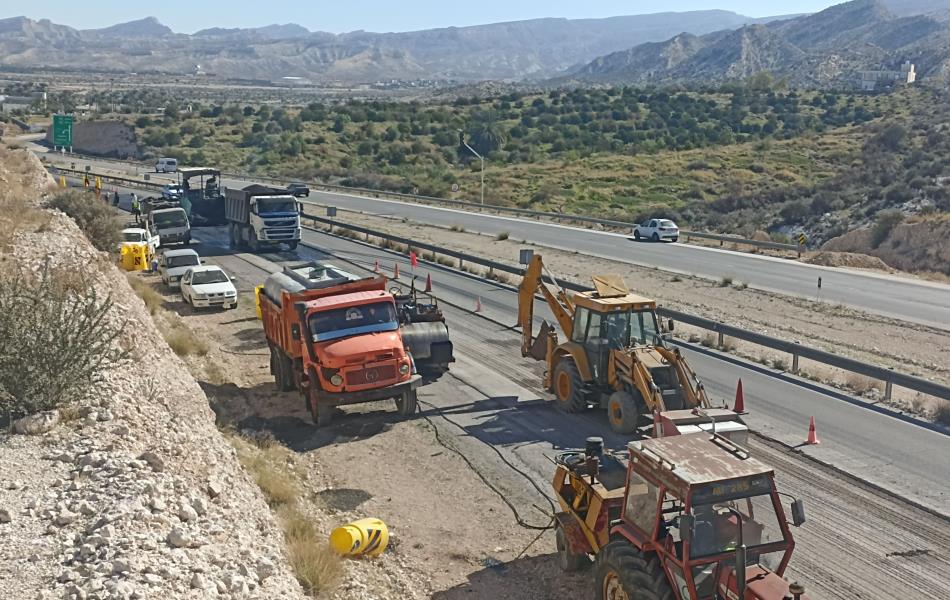 بهسازی و و اصلاح نشست های محور جم-فیروزآبادو عسلویه-جم
